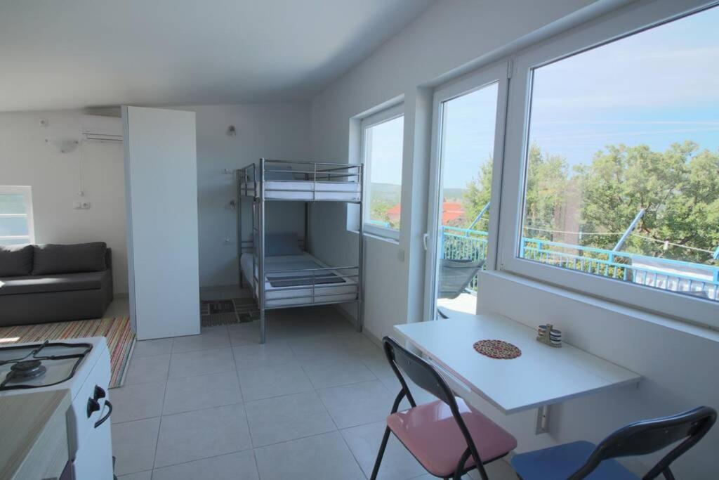 Apartment- Family Studio Malinska Eksteriør billede